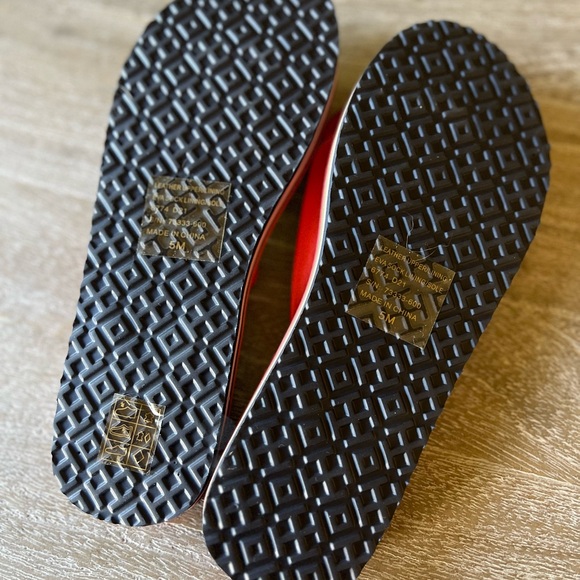 Tory Burch Minnie Logo Flip Flops, 5, NWB - Picture 10 of 11